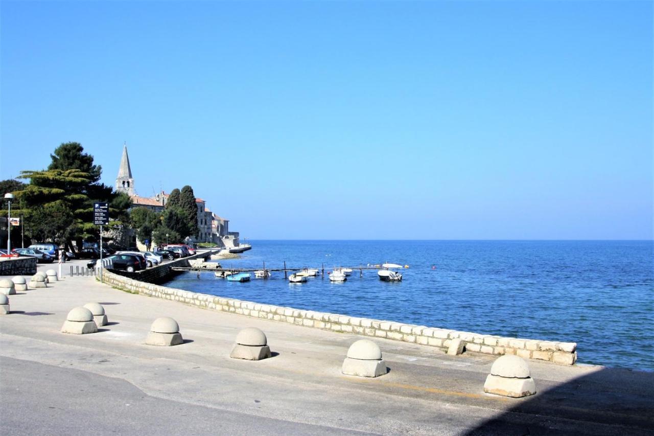 Eva - Storia Parentina Apartment Porec Bagian luar foto